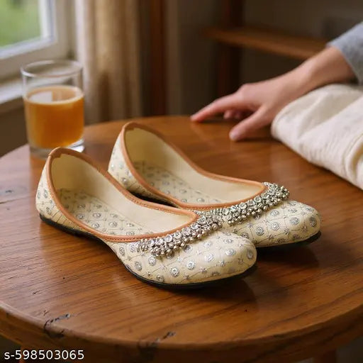 DFR Women Rajasthani Ethnic Embroidery with Payal Punjabi Mojari's Jutis