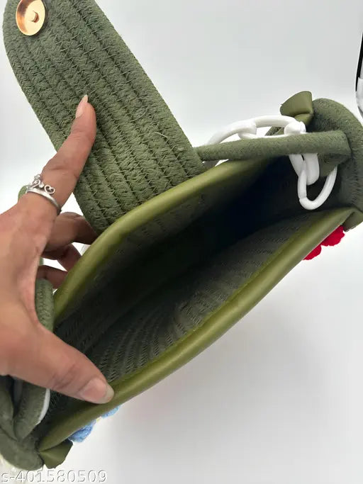 2024 Summer Macrame Straw Rattan Woven Daisy Flower Shoulder Crossbody Handbag for womens and Girls Tote bag Shoulder bag Trendy