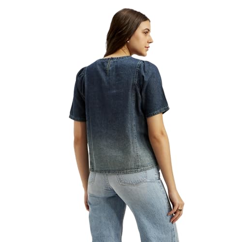 Levi's Women's Classic Fit Blouse (002VJ-0003