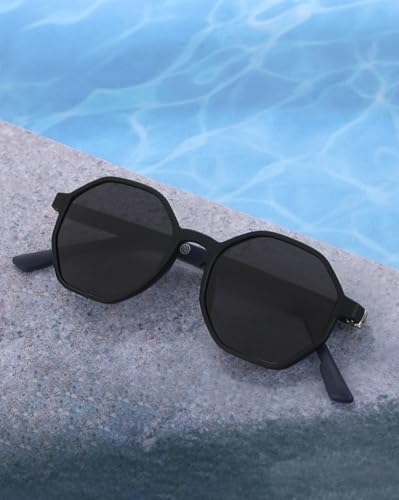 Carlton London Black Toned with Polarised Lens Octagon Sunglass for men