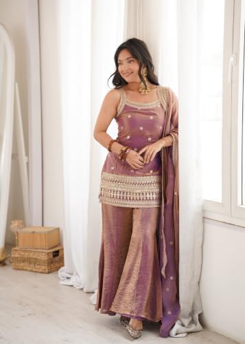 Leeli Peeri Designer Women's Fendy Silk Embroiderd Kurti Bell Bottom Pant And Dupatta Set.