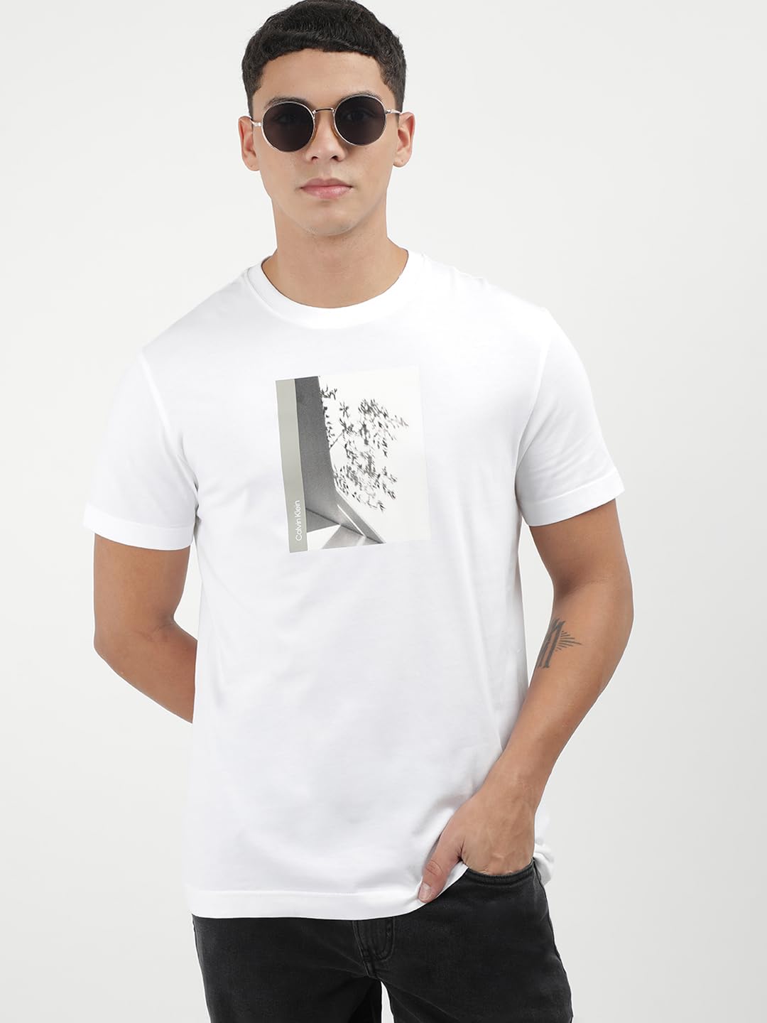 Calvin Klein Mens White Color T-Shirt (S)