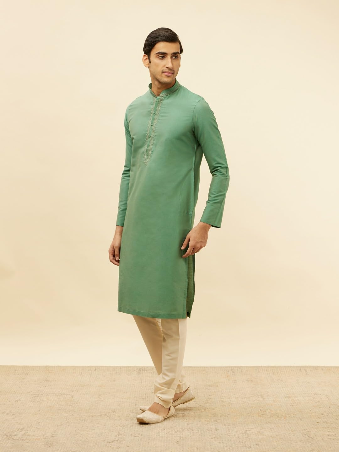Manyavar Men's Green Blended Viscose Solid Kurta Pyjama Set (L)