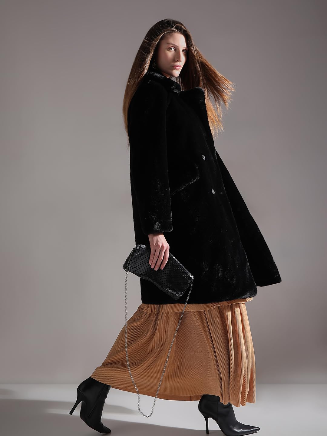 Vero Moda Women's Relaxed Fit Black Coat