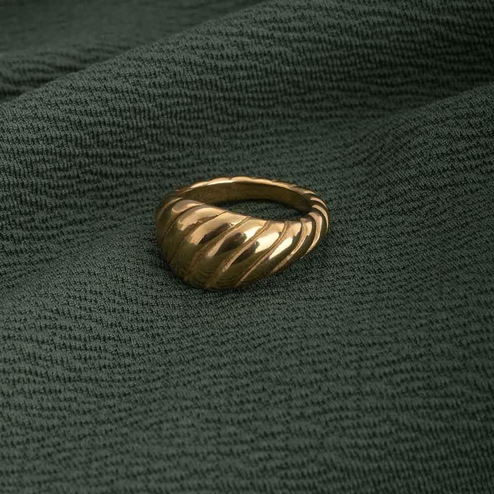 PALMONAS Croissant Dome Ring