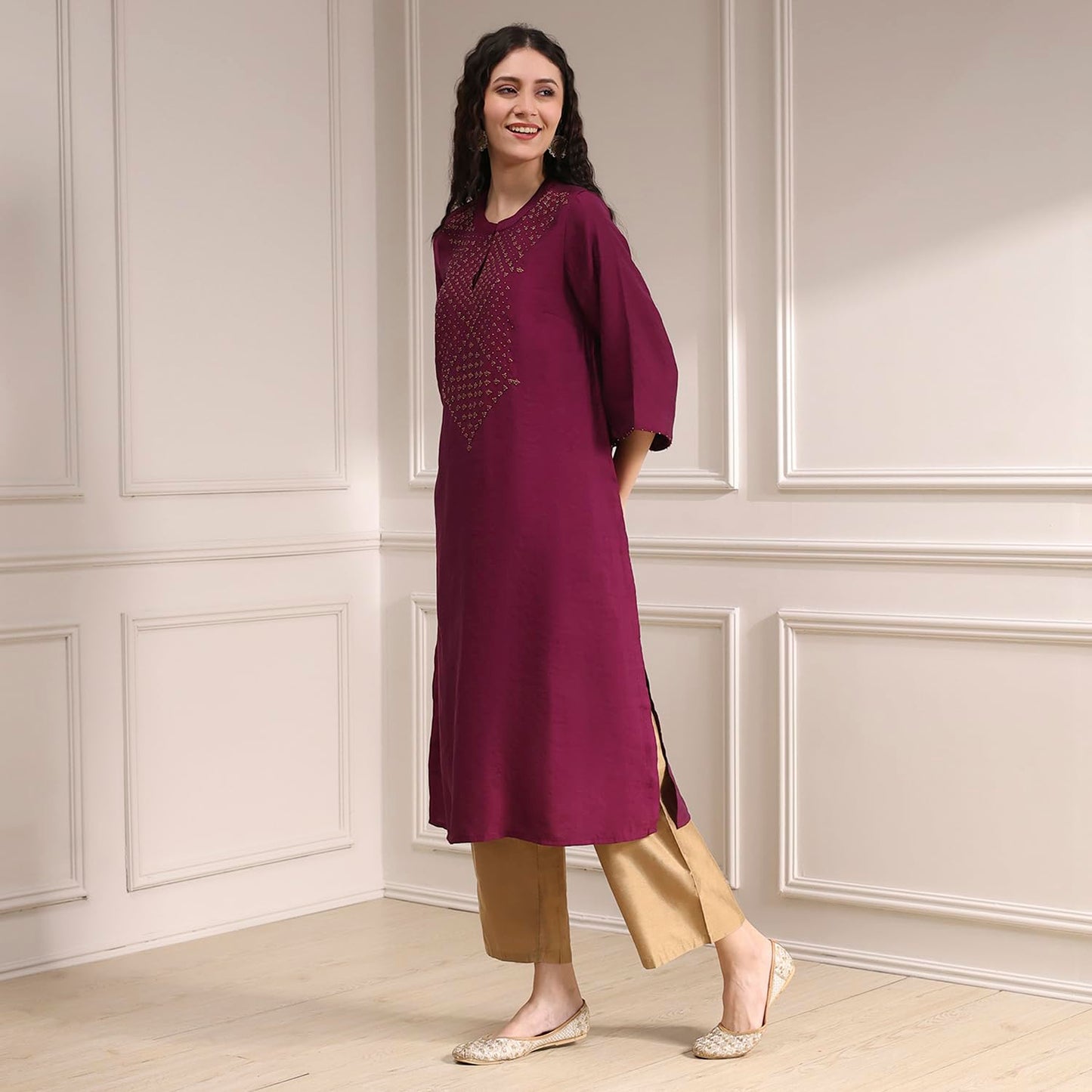 BIBA Women's Rayon Blend Dyed Straight Kurta