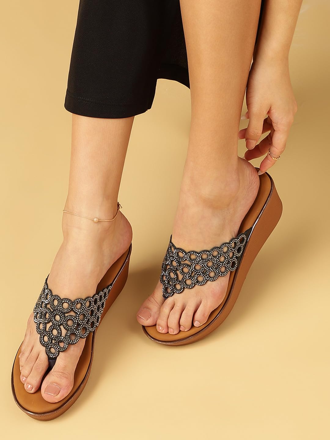 Marc Loire Women’s Embellished Slip-On Comfortable Flatform Heel Fashion Sandals (Black, UK Footwear Size System, Adult, Women, Numeric, Medium, 8)