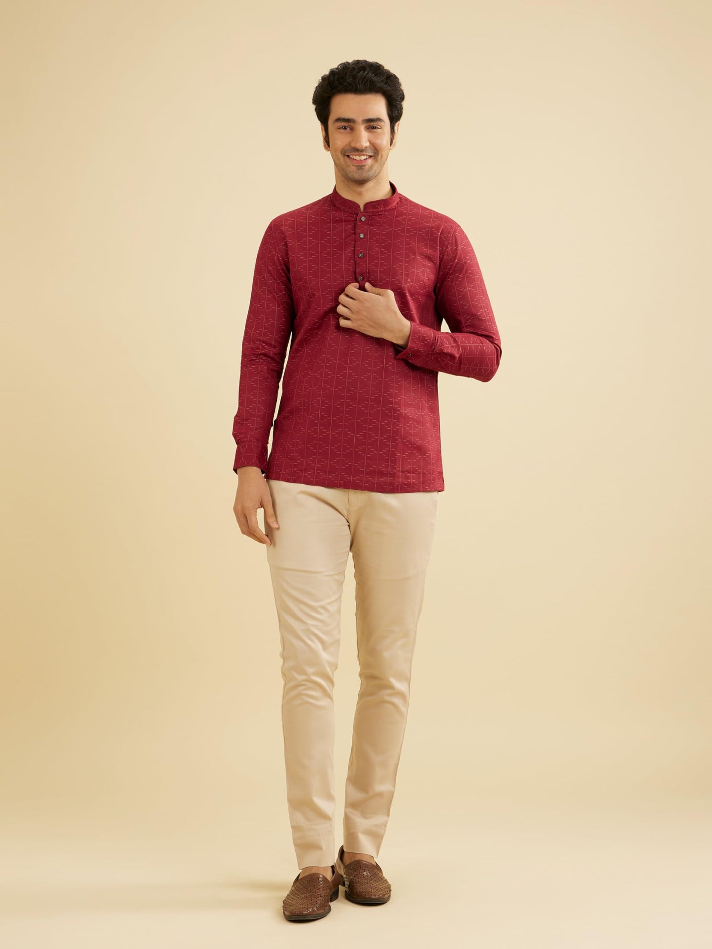 Manyavar Cotton Men's Jacquard Short Kurta (Maroon,L)