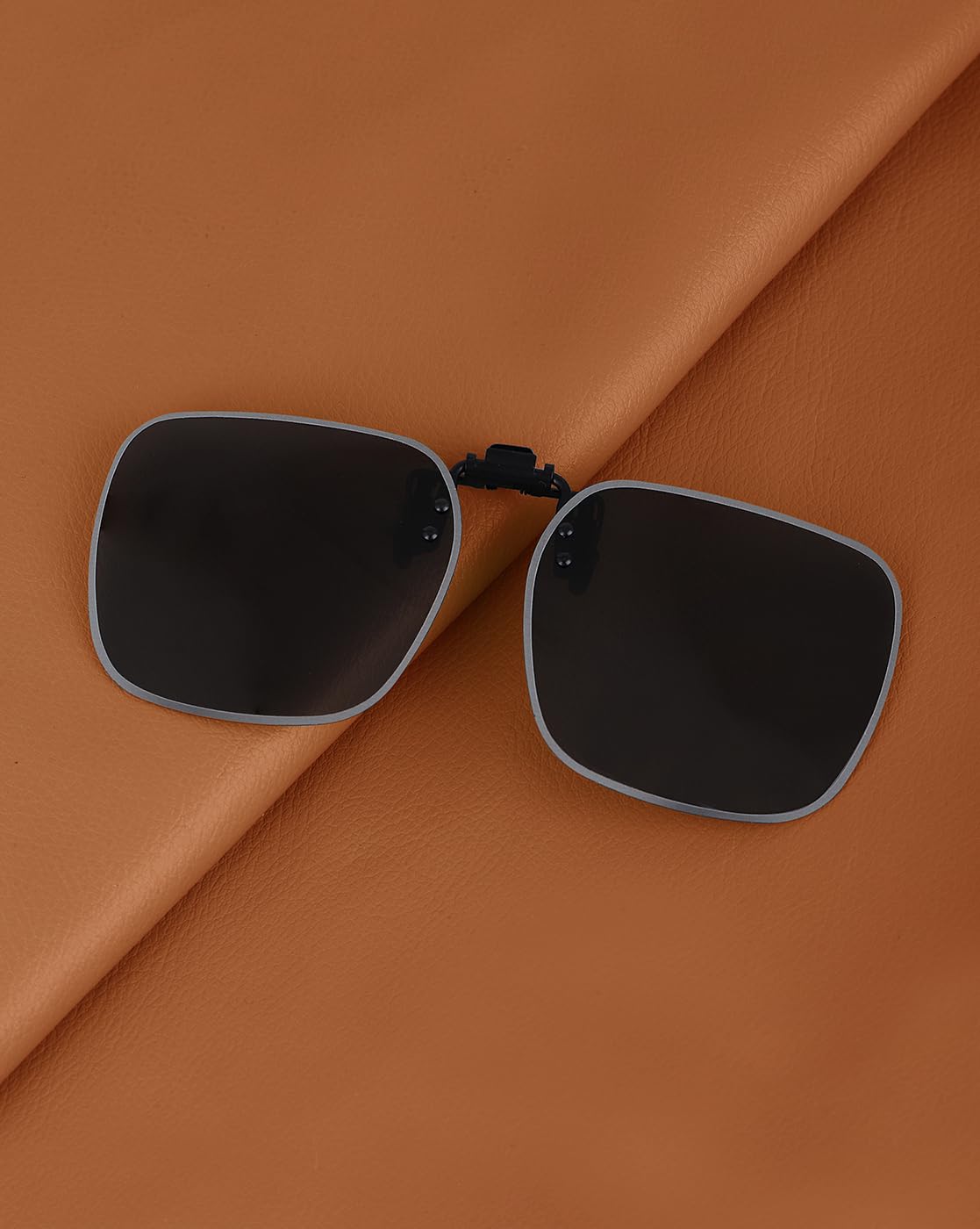 Carlton London Brown & Grey Toned Polarised Lens Sunglass Clip for unisex