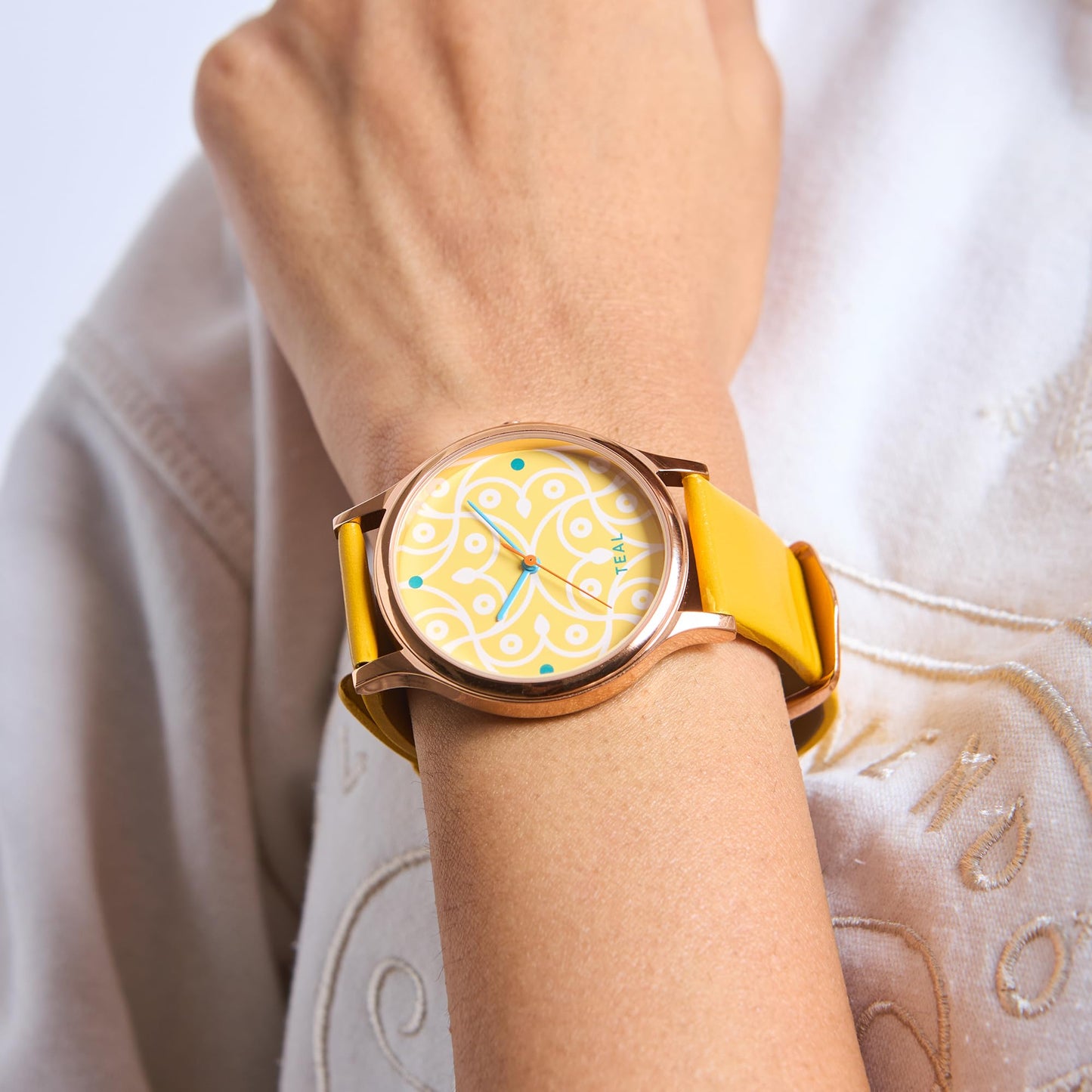 TEAL BY CHUMBAK Round Dial Analog Hand Watch for Women, Gifts for Women/Girls/Ladies, Stylish Fashion Watch for Casual/Work