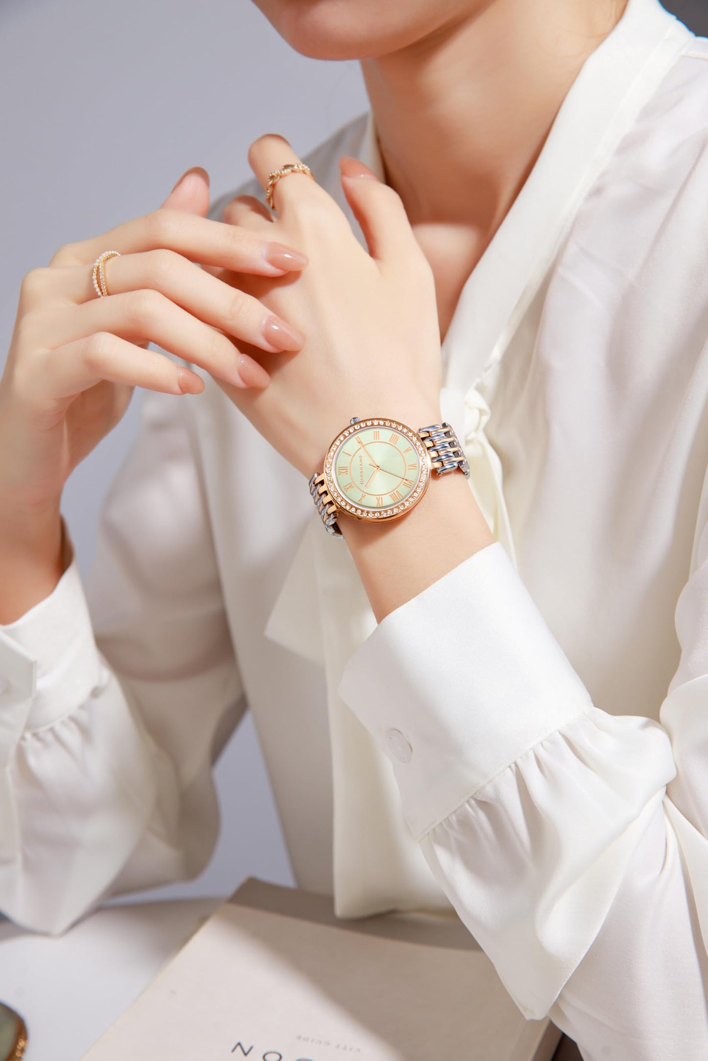 Giordano Eleganza Collection Watch for Women with Stainless Steel Strap and Crystal Embellished Bezel, Roman Numerals