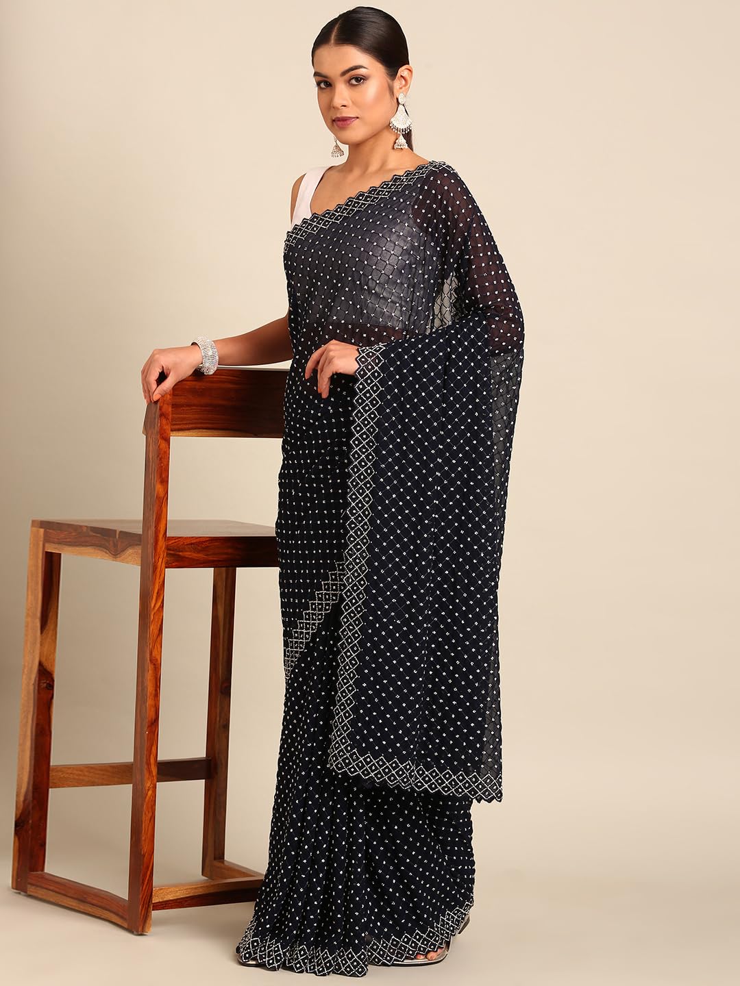 MOHEY Women's Georgette Hand|Stone|Thread Saree