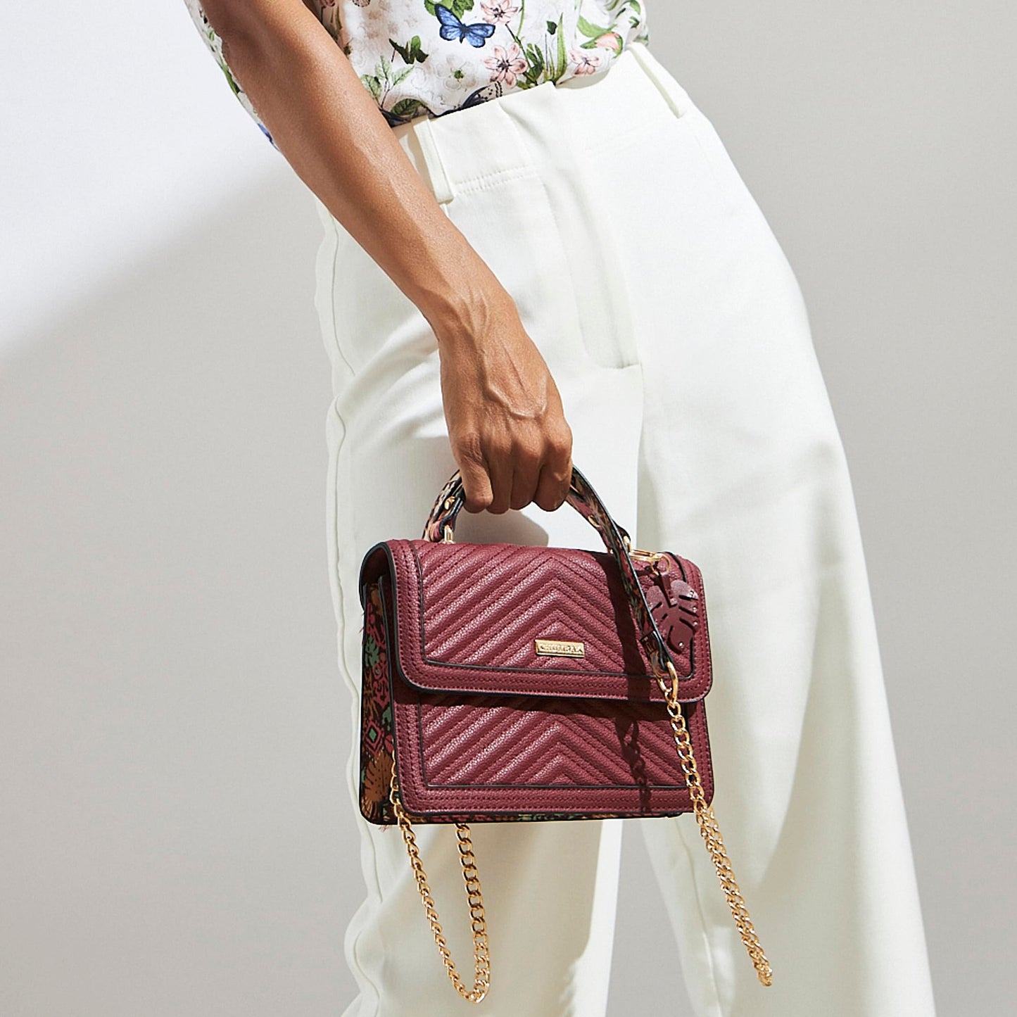 Chumbak Crossbody Sling Bag for Women | Stylish Printed Canvas Box Sling bag | Multipurpose Daily use Bag for Office/College/Travel