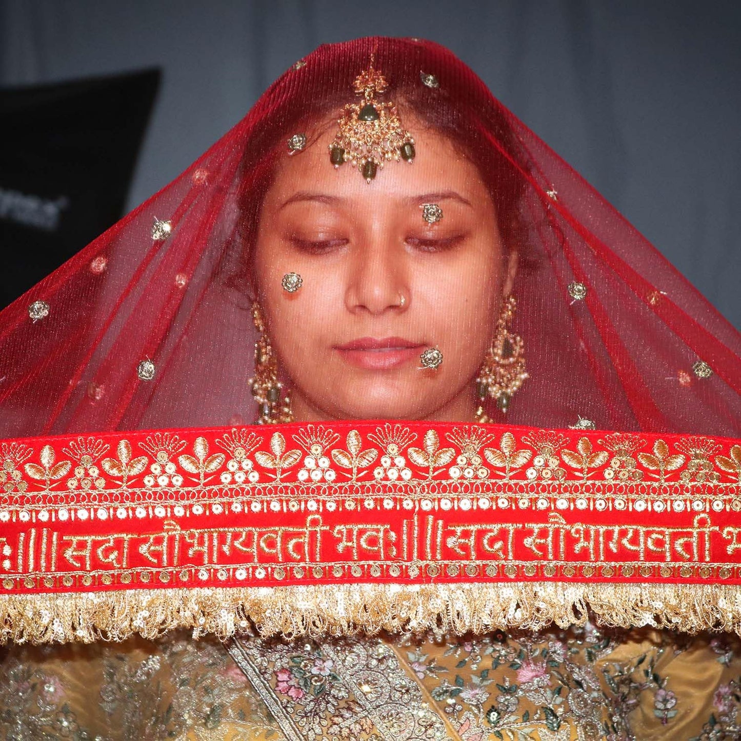 kaevion 2.5M Red Net Sada Saubhagyawati Bhav Bridal Wedding Dupatta With Sequins lace | Bridal Women's Net Dupatta | Traditional Dulhan Entry Chunni | Designer Contrast Dupatta for Lehenga Saree