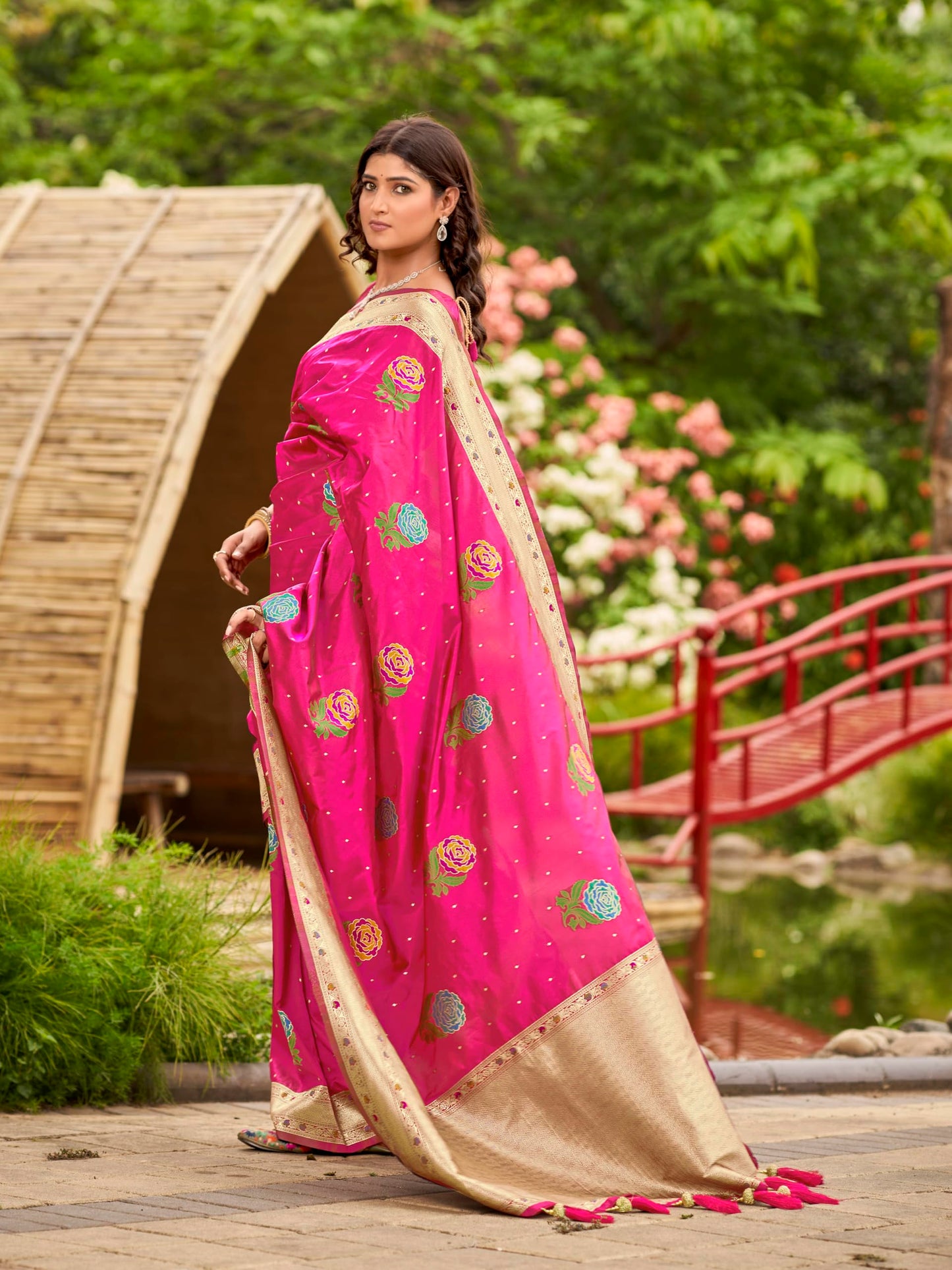 MANOHARI Women's Most Trendy Banarasi Satin Silk Woven Lemonade Pink Colorful Flower Pattern Saree With Heavy Jacquard Work Saree With Blouse Piece_MN2033