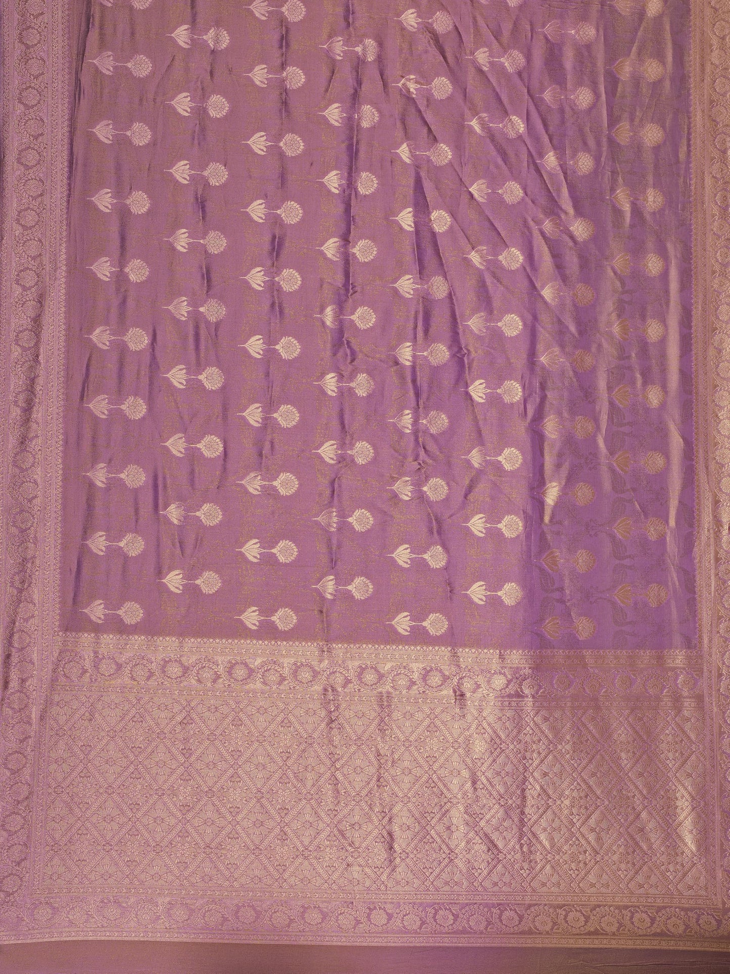 Garden Vareli Viscose Jacquard Floral Print Saree with Unstitched Blouse Piece MISHADEDD810LA0 Lavender