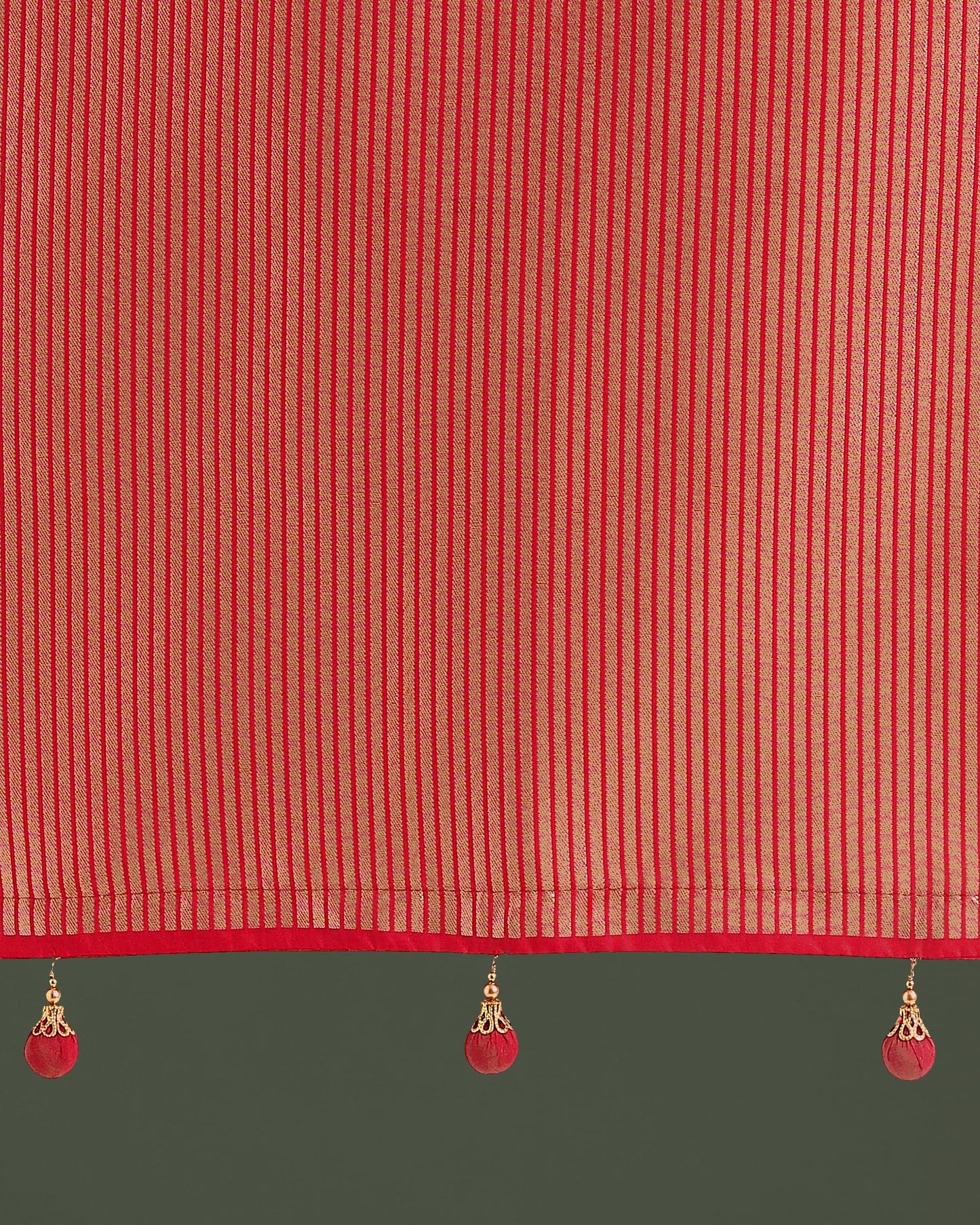 Monjolika Fashion Women's Graceful Banarasi Silk Saree In Classic Zaal Pattern & Rich Zari Woven Pallu comes with Unstitched blouse (14000_Color)