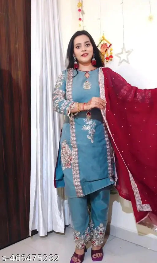 NEW DESIGNER PARTY WEAR HEAVY VISCOSE VELVET TOP WITH PENT