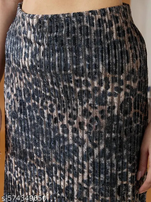 Globus Women Black Lurex Pleated Leopard Print Shimmer Detailing Mid-Rise A-Line Midi Skirt
