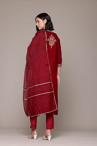 Aarke Ritu Kumar Maroon Gianna Velvet Kurta With Pant And Dupatta
