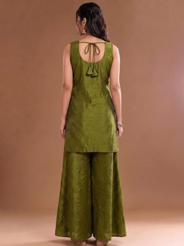 Varanga Women Red A Line Kurta Set Round Neck Sleeveless Chinon Embroidered