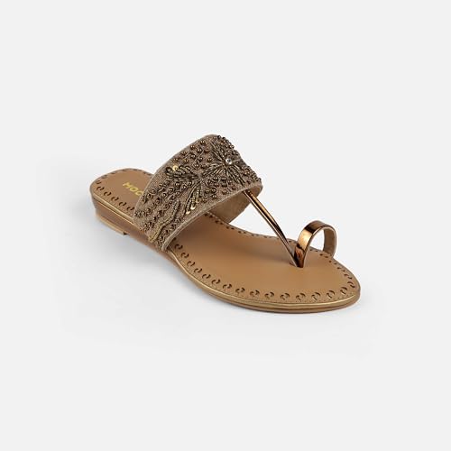 Mochi Women Gold Chappals UK/5 EU/38(35-2114)