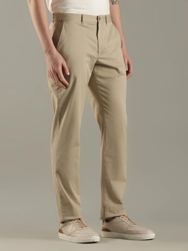 Relaxed Fit Solid Mid Rise Chino