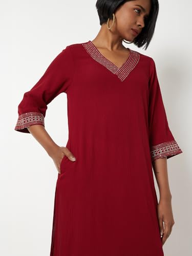 Max Women Embroidered Straight Kurta (Red_XL)