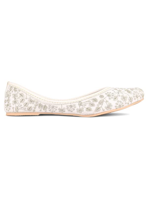 DESI COLOUR Mojari Punjabi Jutti for Women Ethnic Footwear- Floral Full Emb (White, Numeric_7)