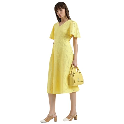 United Colors of Benetton Regular Fit V-Neck Schiffli Embroidered Dress (Size : EL) - 26P4WVNDRS83I1G3 Yellow