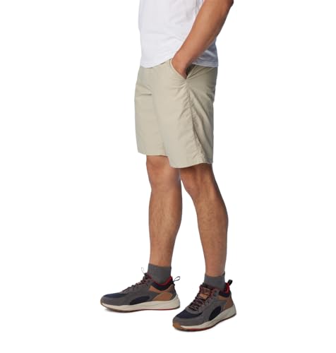Columbia Men White Washed Out Shorts, 34