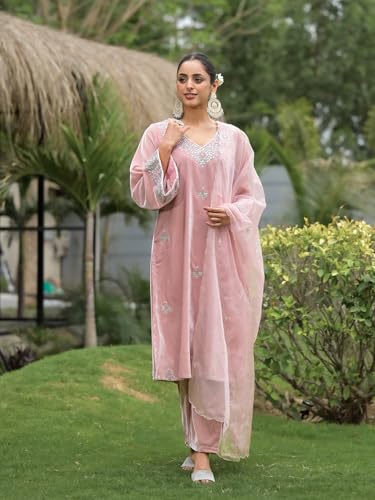 Divena Embroidered Pink Velvet Kurta Set