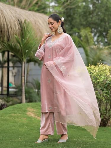 Divena Embroidered Pink Velvet Kurta Set