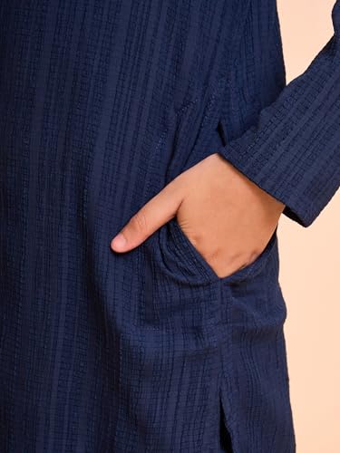 Manyavar Boys Spandex Textured Kurta Pyjama Set (Dark Blue,3-4Y)