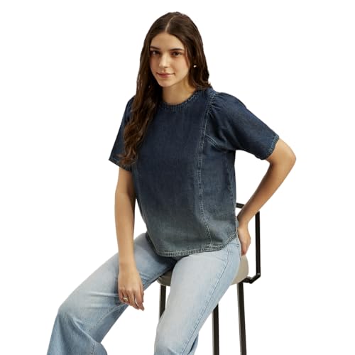Levi's Women's Classic Fit Blouse (002VJ-0003