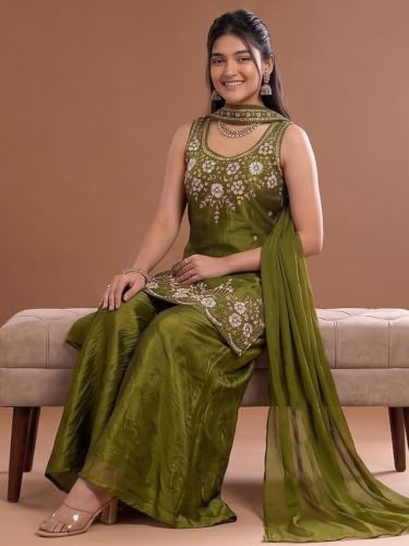 Varanga Women Red A Line Kurta Set Round Neck Sleeveless Chinon Embroidered