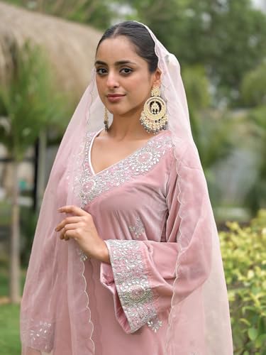 Divena Embroidered Pink Velvet Kurta Set
