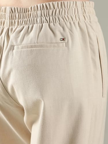 Relaxed Fit Solid Mid Rise Trouser