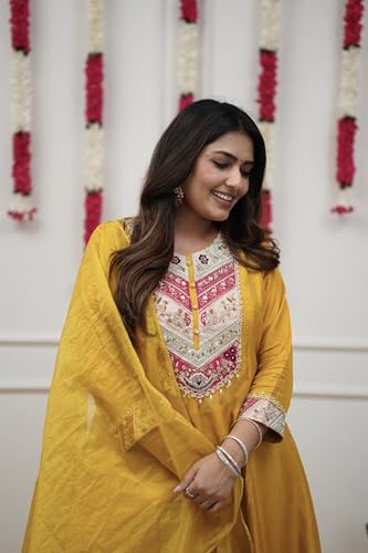 VARNI FABRICS: A lady's First Love Women's Chanderi Yellow Embroidered Kurta Pant Set With Dupatta, Ethnic Wear (IN, Alpha, XL, Regular)