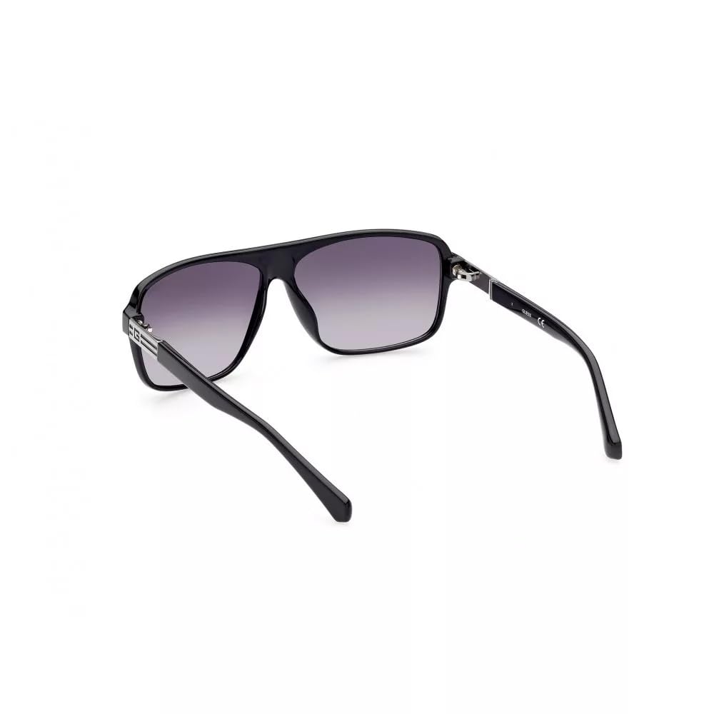 Guess | 100% UV protected | Gradient | large | Men | Cat Eye | Frame: Black Polycarbonate | Lens: Grey Polycarbonate