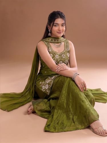 Varanga Women Red A Line Kurta Set Round Neck Sleeveless Chinon Embroidered