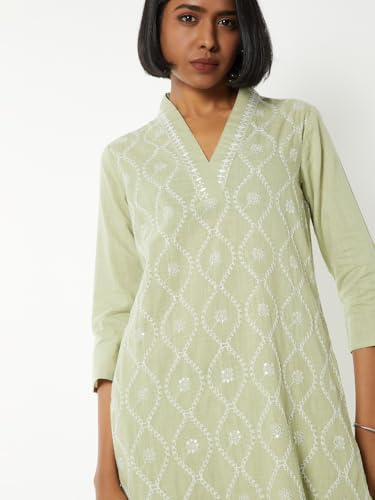 Max Women Embroidered Straight Kurta Set (Green_S)