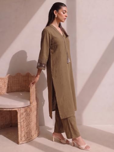 Varanga Women Kurta Trousers Set V Neck Three Quarter Sleeves Cotton Blend