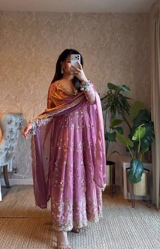 Women's Gown | Embroidery Work | Embroidered Heavy Fandy Silk Outfit | Designer Embroidered Dress with Dupatta || Long Sleeve Gowns (in, Alpha, M, Regular, Women, Light Purple)