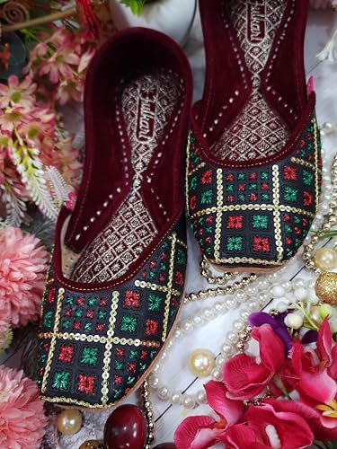 Fulkari Women Black Fantasy Gold Multi Casual Genuine Soft Leather Jutis | Bite and Pinch Free Juttis | Punjabi Jutti | Girl's Office Flat Ladies Mojari | dailywear Ethnic Juti | 38