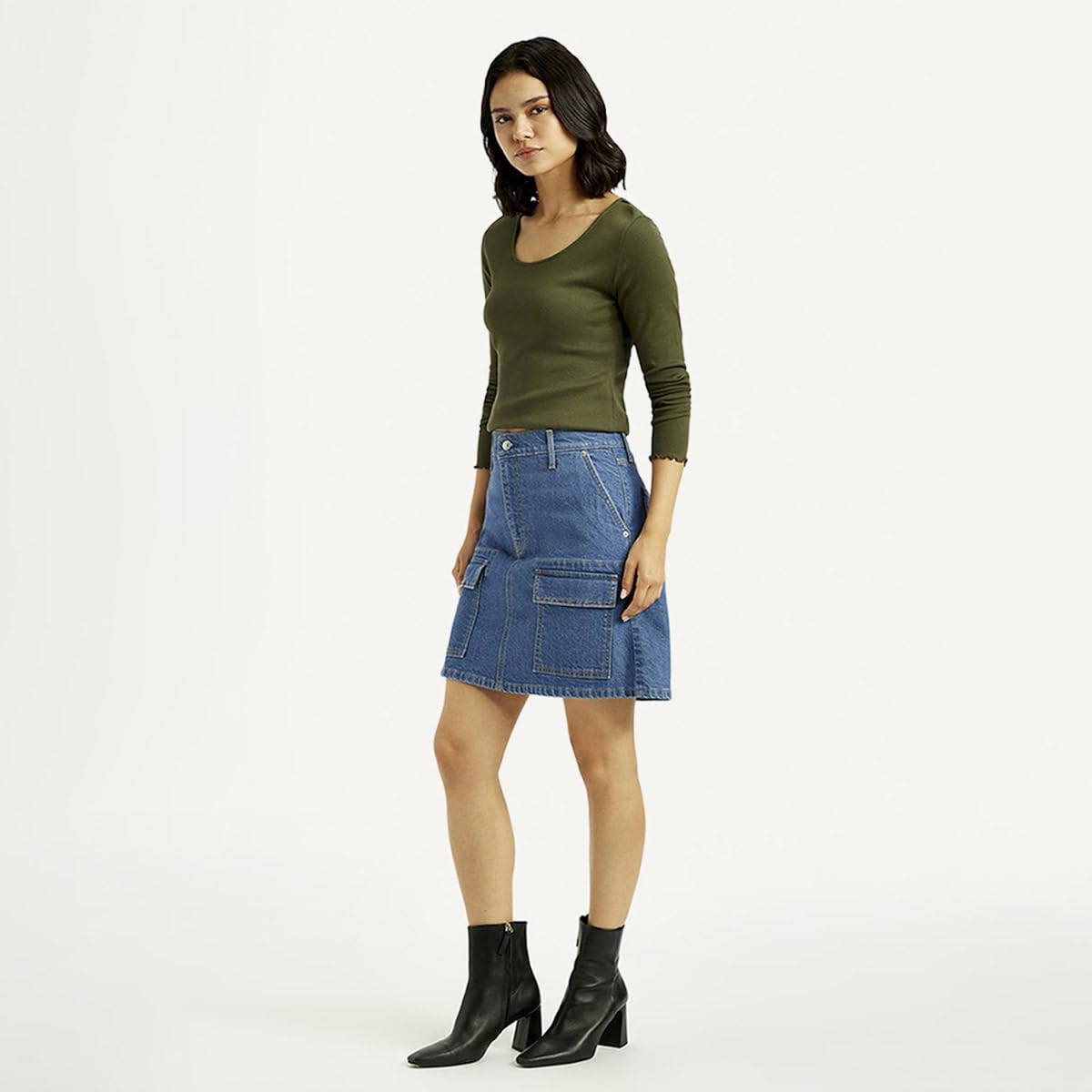 Levi's Women's Mid Rise Straight Denim Skirt