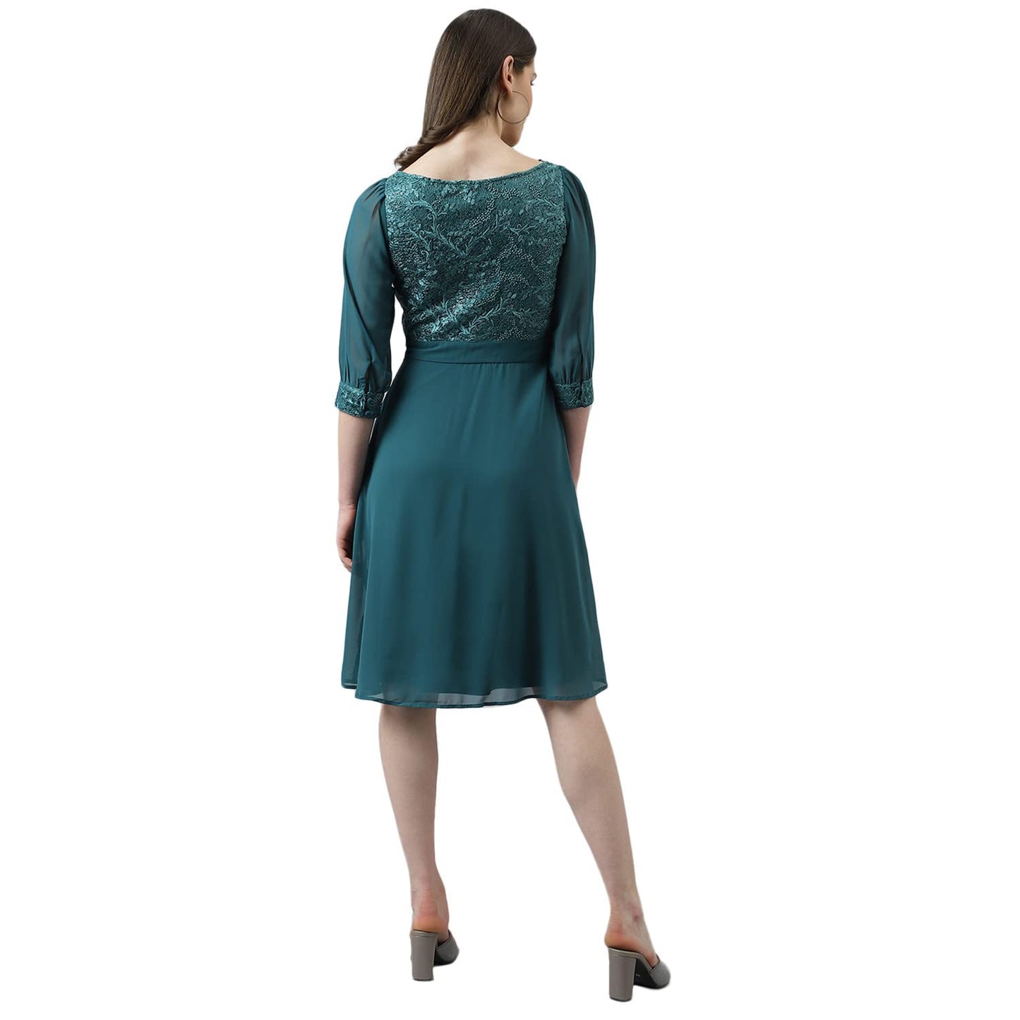 Latin Quarters Women Green Lace Knee Length Dress