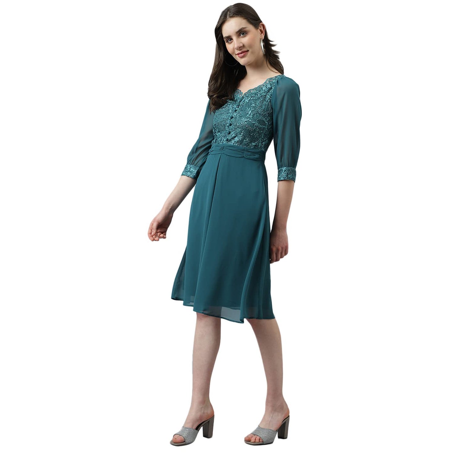 Latin Quarters Women Green Lace Knee Length Dress