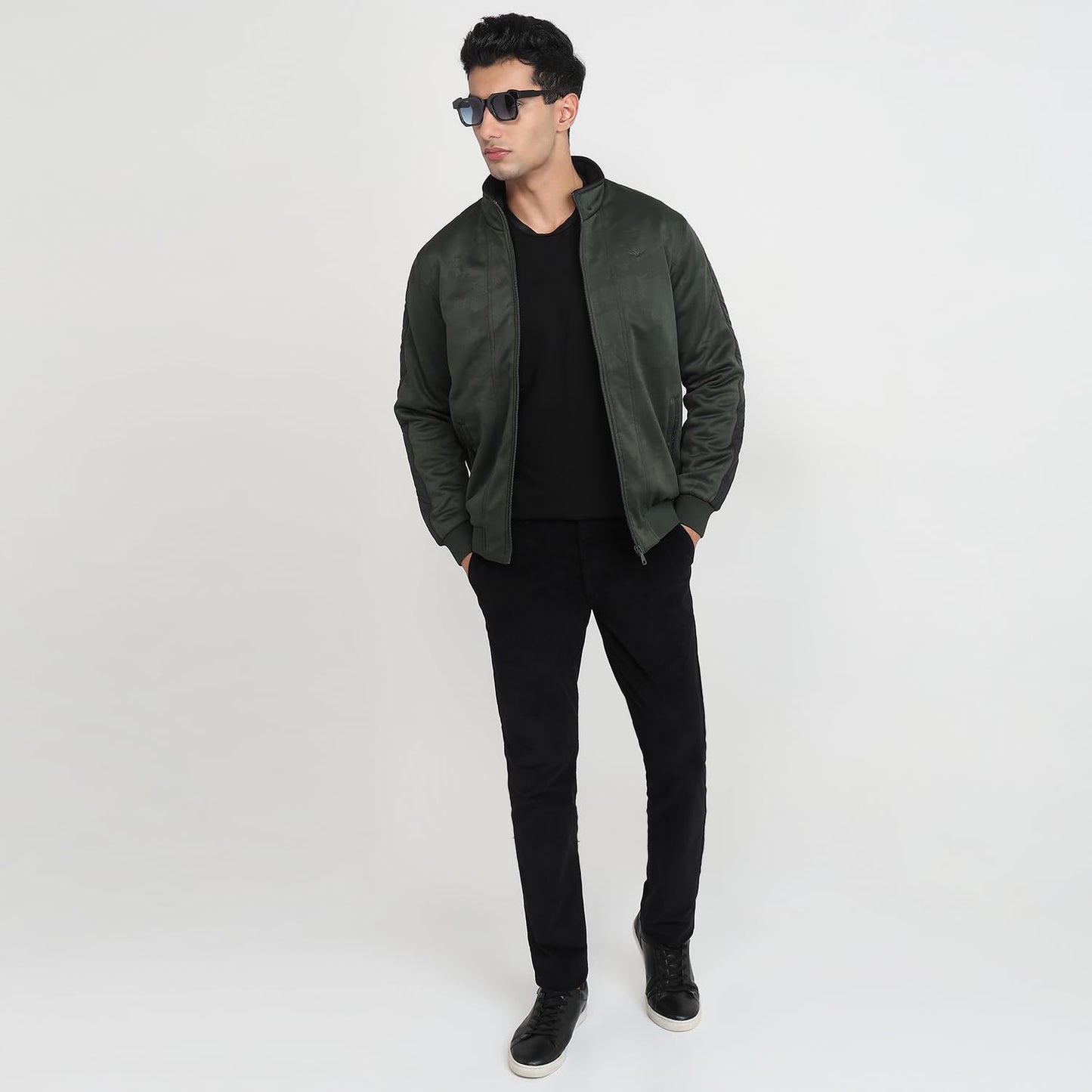 Park Avenue Men Regular Fit Solid Pattern Pure Polyester Turtle Neck Full Sleeve Casual Outer Wear