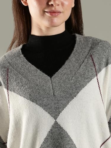 Regular Fit Nylon V-Neck Sweater